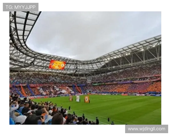 穆西亚拉在足球场上的表现值得关注，展现自信心与敏锐智商的完美结合