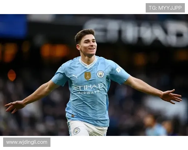 从河床新星到曼城多面手：阿尔瓦雷斯职业生涯全景复盘